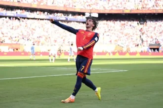 Espanha é campeã do mundo; veja os resultados do futebol neste domingo