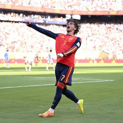 Espanha é campeã do mundo; veja os resultados do futebol neste domingo
