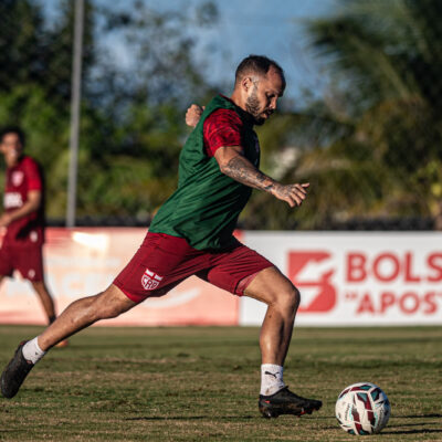Fábio Matias considera escalar Douglas Baggio como atacante do CRB