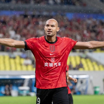 Felipe Silva faz cinco gols e empurra Chengdu rumo ao título