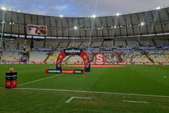 Flamengo tenta reduzir distância para Palmeiras contra o São Paulo