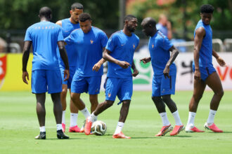 França se prepara para semifinal contra Espanha com retorno de Tchouaméni