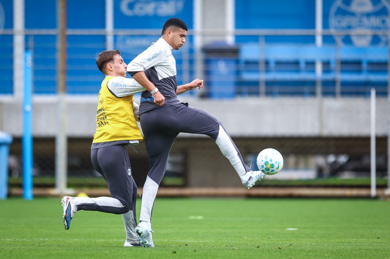 gr mio se adapta sem viery luis eduardo pode ser o novo zagu 20260703