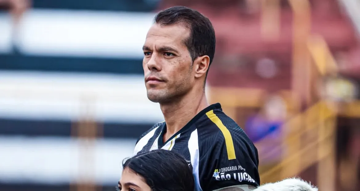 Hiago Ramiro mira artilharia isolada nas semifinais da Bezinha