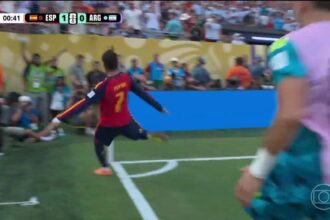 Imprensa espanhola exalta jogo da seleção após título na Copa do Mundo