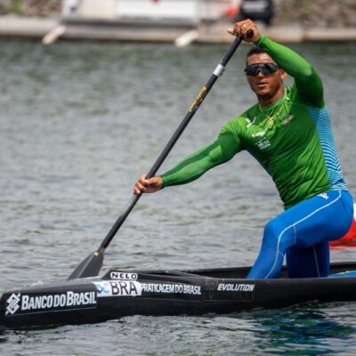 isaquias queiroz conquista ouro no pan americano de canoagem 20260713