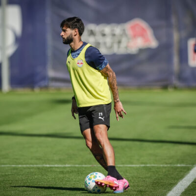 Juninho Capixaba treina e pode reforçar Bragantino contra o Coritiba