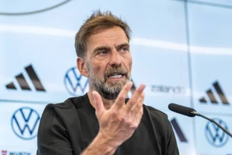 Klopp assume seleção da Alemanha e exige respeito de torcedores