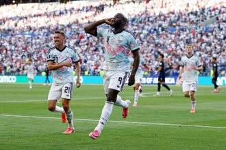 Lukaku brilha com gol e dança em vitória da Bélgica sobre os EUA na Copa do Mundo