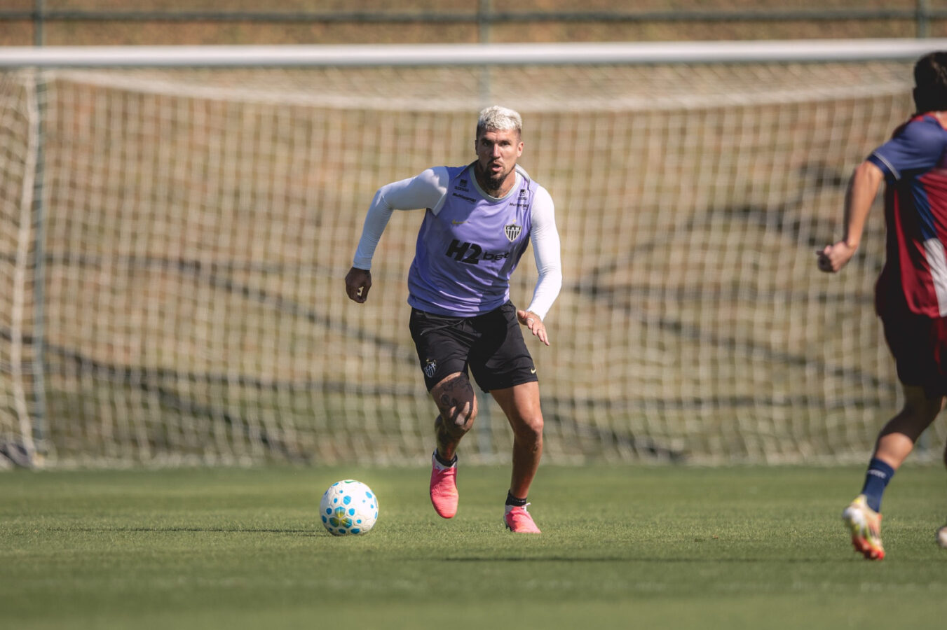 lyanco assume a defesa do atl tico mg e se sente preparado a 20260718