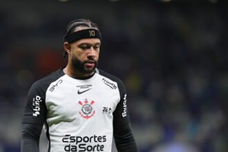 Memphis aceita oferta do Corinthians; clube exige exames antes de assinar