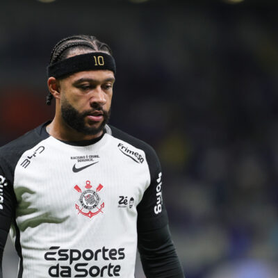 Memphis aceita oferta do Corinthians; clube exige exames antes de assinar