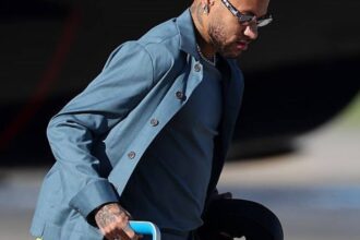 Neymar adquire mansão em Santos e leva todos os bens do antigo proprietário