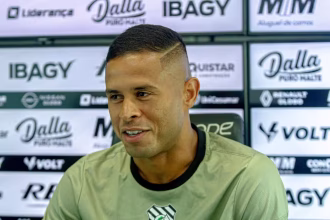 Noroeste empresta atacante Marlyson ao Brusque na Série C
