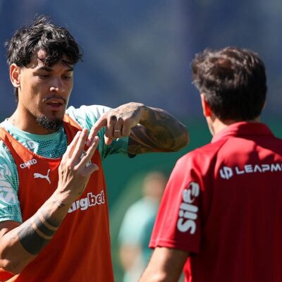 Palmeiras encara o Vitória buscando manter liderança