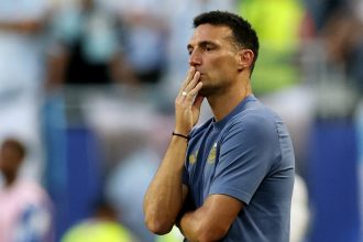 Técnico da Argentina celebra classificação na Copa do Mundo: ‘Essa equipe nunca se rende’