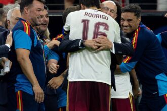 Técnico da Espanha se emociona e celebra classificação à final da Copa do Mundo