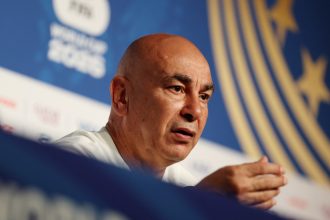 Técnico do Egito destaca Messi e promete ofensiva contra Argentina nas oitavas
