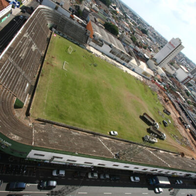 Uberlândia e CSA duelam por vaga na Série C após 46 anos