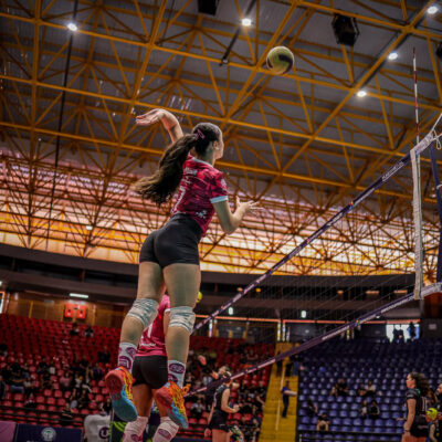 Vôlei de praia agita Matinhos; bicicross e powerlifting movimentam Paraná