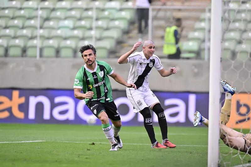 América-MG vence e amplia crise da Ponte Preta, que chega a 19 jogos
