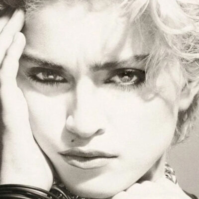 Anne Louise toca no WorldPride ao lado de Madonna e reclama de atrasos