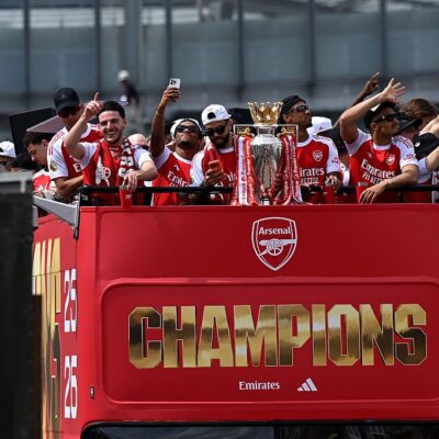 Arsenal estreia e defende o título; City recomeça, Big Six muda
