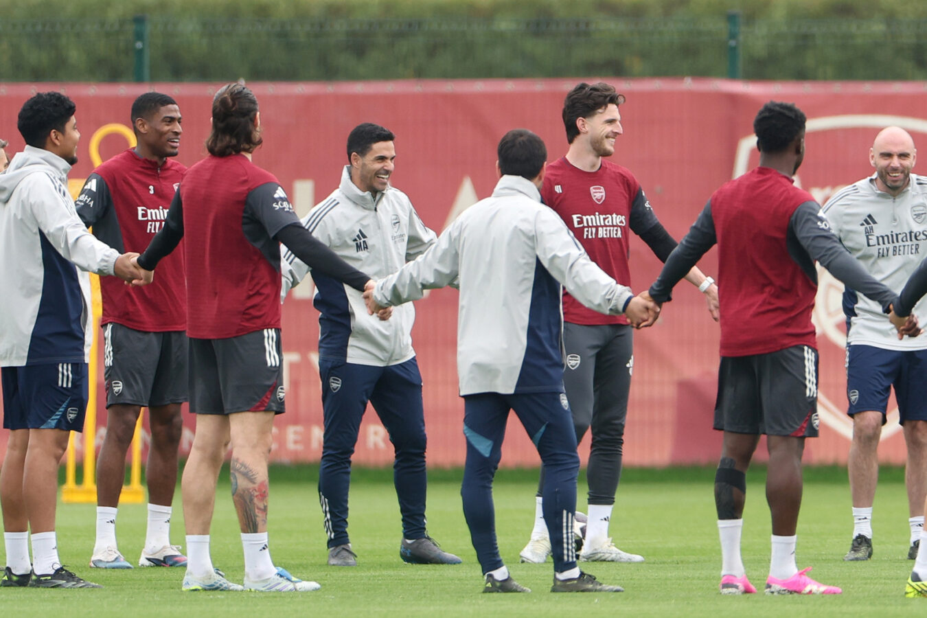 Arteta pede aumento do número de relacionados na Premier League: 'É pelo bem-estar'