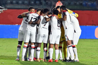 Athletico tenta recuperação imediata contra o Santos na Vila Belmiro