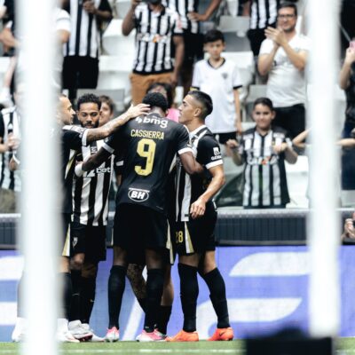 Atlético-MG faz 3 a 0 no Grêmio e chega a nove jogos sem derrota