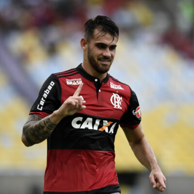 Avaí fecha com Felipe Vizeu e reforça ataque até 2027