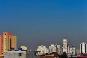 Belo Horizonte enfrenta semana de sol e calor com ar seco