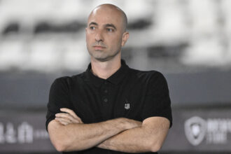 Botafogo confirma Bellão como interino para duelos contra Flamengo e Palmeiras