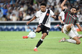 Brenner será desfalque: Vasco confirma lesão ligamentar e tratamento conservador