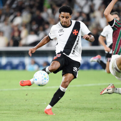 Brenner será desfalque: Vasco confirma lesão ligamentar e tratamento conservador