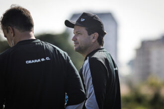 Ceará vence Ponte Preta por 1 a 0; Daniel Paulista elogia evolução do elenco