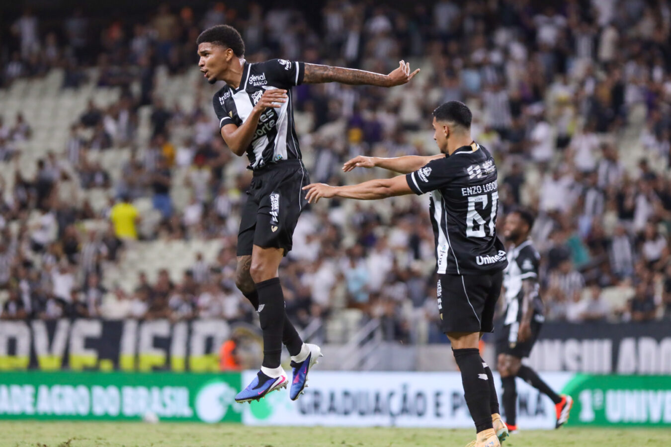 Ceará vira sobre o Londrina com dois gols de cabeça e respira na Série B