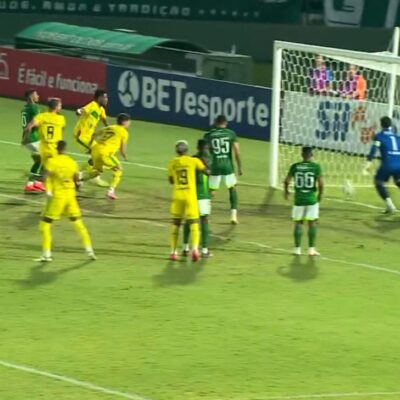 Cipriano cabeceia no fim; Brusque reclama gol não marcado em 2 a 2