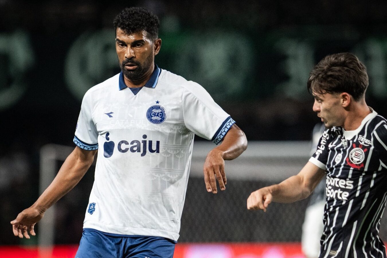 Coritiba supera Corinthians e sobe na tabela com vitória por 2 a 1