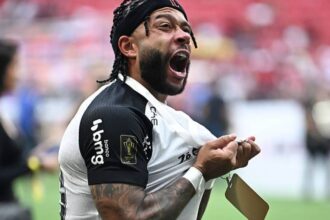 Depay não renova com o Corinthians e deixa o clube