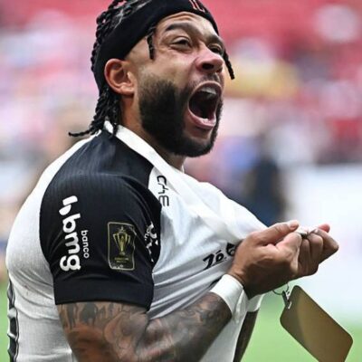 Depay não renova com o Corinthians e deixa o clube