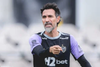 Domínguez exalta pragmatismo do Atlético-MG e ignora posse contra Cruzeiro