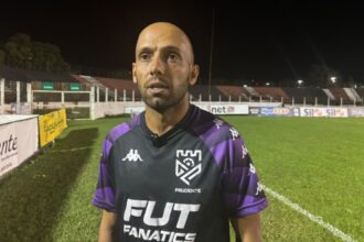Epitácio exige reação após terceira derrota e queda à lanterna