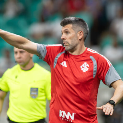 Esteban Conde assume o Inter contra o Santos após punições