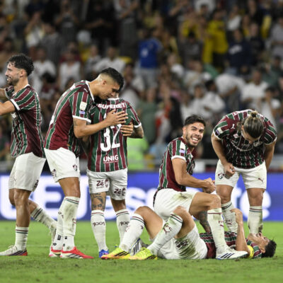 Fluminense busca vitória em Curitiba e mira vaga no G-4