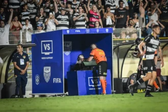 FPF determina: jogador de linha sai temporariamente se goleiro for atendido