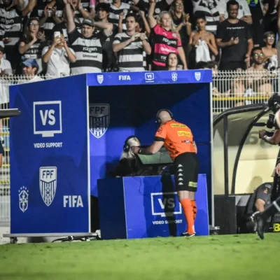 FPF determina: jogador de linha sai temporariamente se goleiro for atendido