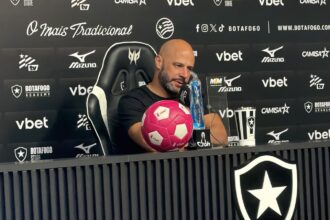 Franclim cobra desempenho do Botafogo após empate contra Fluminense