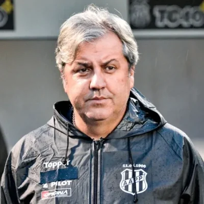 Gilson Kleina assume comando da Ponte Preta e já treina antes de América-MG
