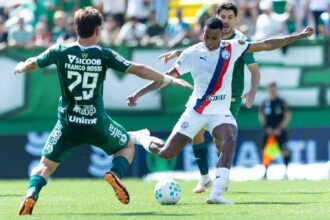Giovanni brilha; Bahia arranca empate por 3 a 3 na Arena Condá